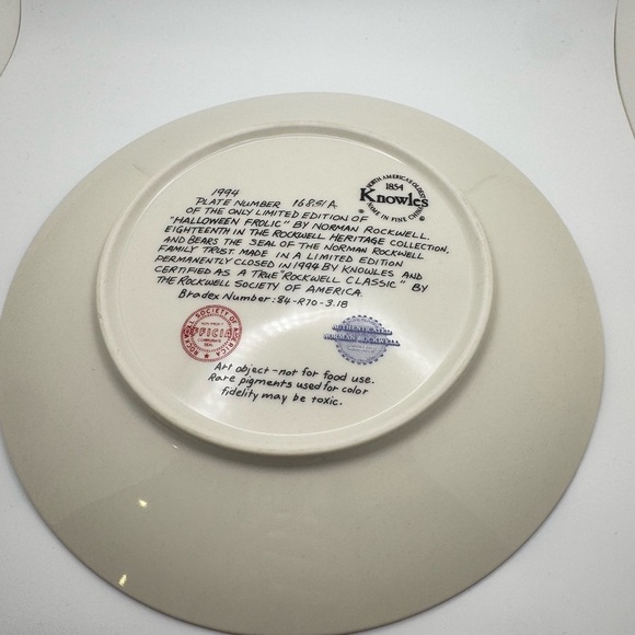 Norman Rockwell "Halloween Frolic" 1994 Bobbing for Apples Decorative Plate - Picture 2 of 5